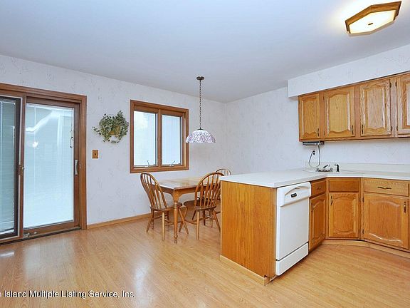 5th image of 43 Gateway Dr