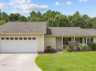 529 Blackberry Ct, Hubert, NC 28539
