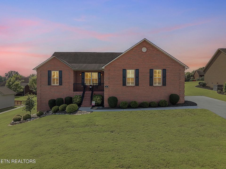 1st image of 421 Amberland Ln