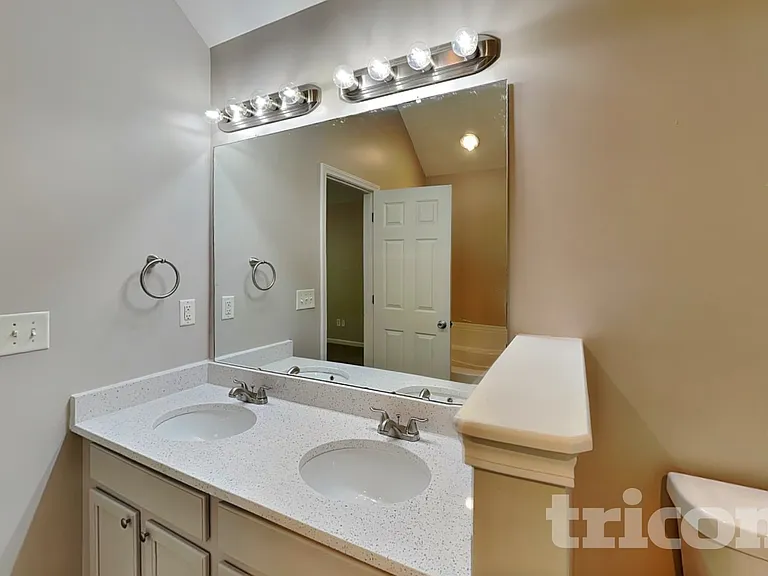 2303 Cilantro Way — Photo 9