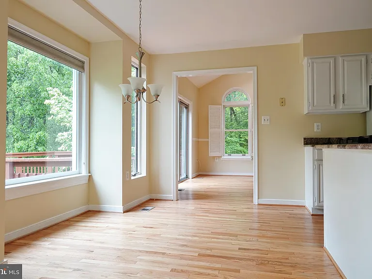 10295 Dunn Meadow Rd — Photo 4