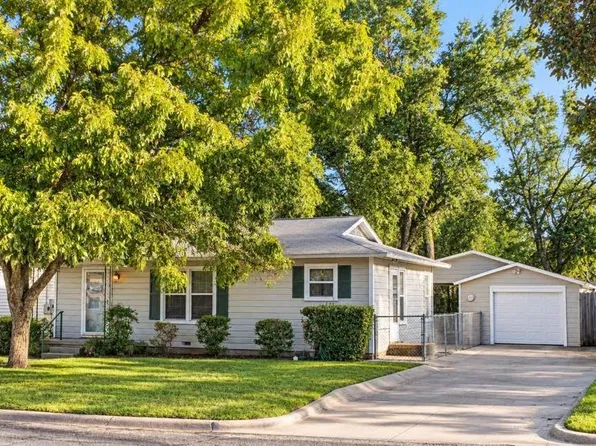 611 Rose Ave, Cleburne, TX 76033