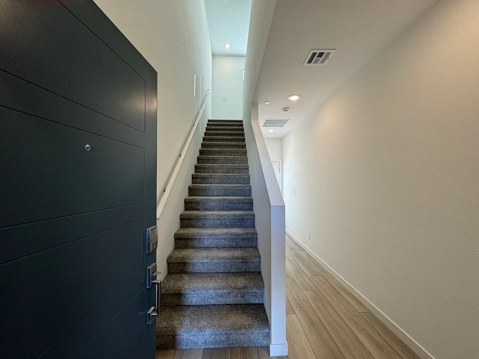 2 bed, $2,000 — Photo 3