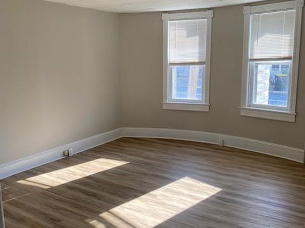 436 W Market St #1