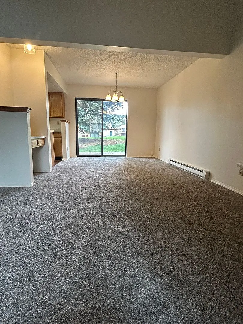 Village Seven Newly Updated All Electric $1500/Month 1 Bed/ 1 Bath Townhome — Photo 4