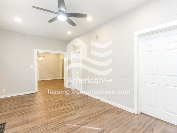 1091068_003_living_room_3.jpg