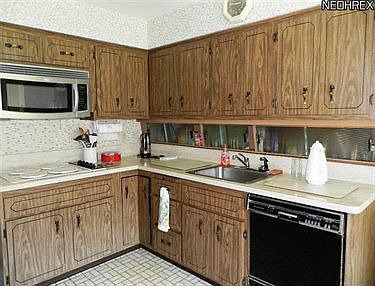 5th image of 22667 Meadowhill Ln