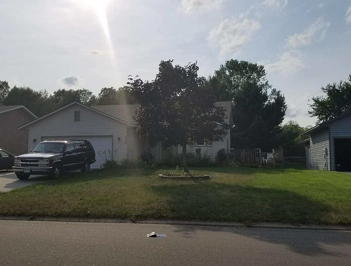 2nd image of 3612 Gentry Ave N