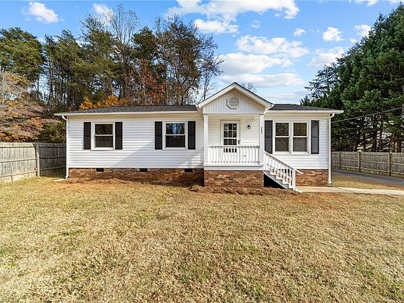 3rd image of 3002 Karlingdale Dr
