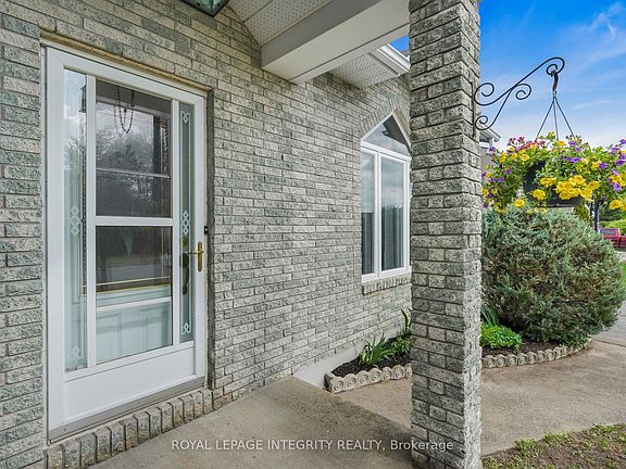 2nd image of 84 Lalande Cres