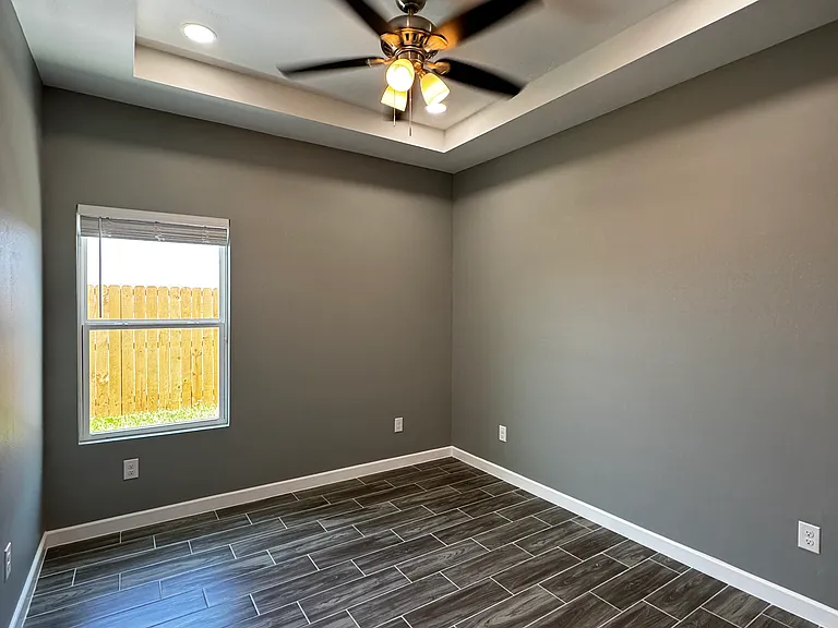 3704 Ventura Ave #1 — Photo 8