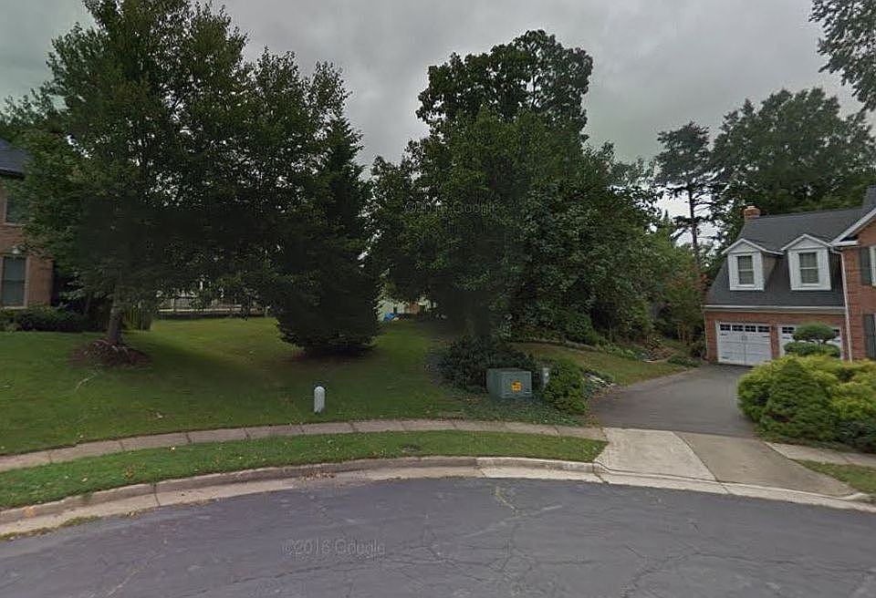 2nd image of 4309 Oak Hill Dr