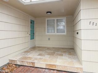 7710 Falmouth St, Prairie Village, KS 66208