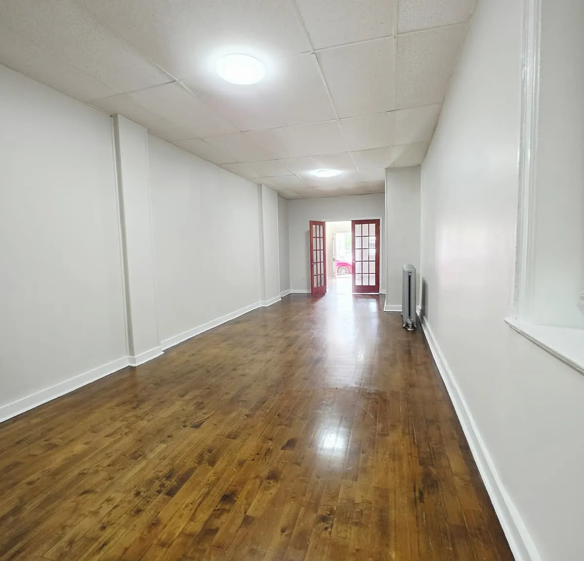 162 Sterling Ave — Photo 2