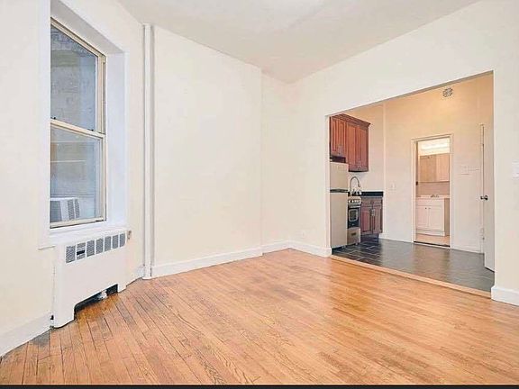 3rd image of 724 Amsterdam Ave APT 1C