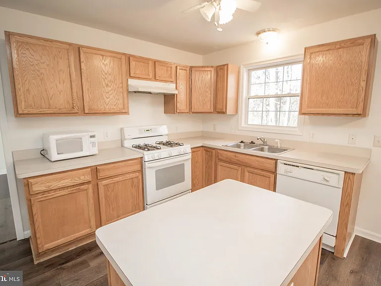 21421 Mary Margaret Ct — Photo 24