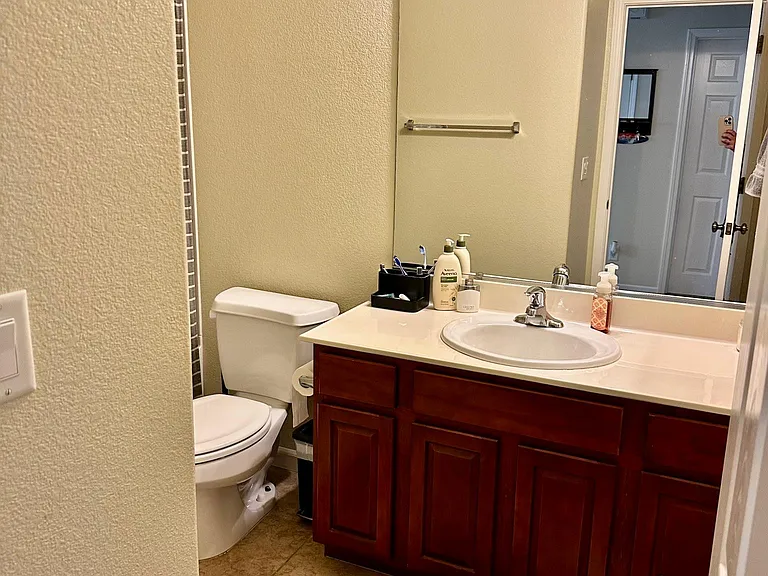 1407 Rossmere Ln — Photo 22