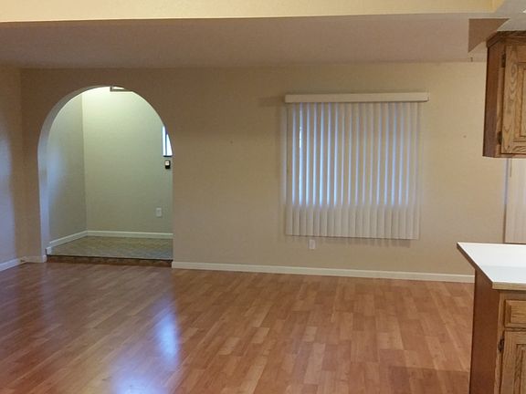 4th image of 4402 Moraga Ave