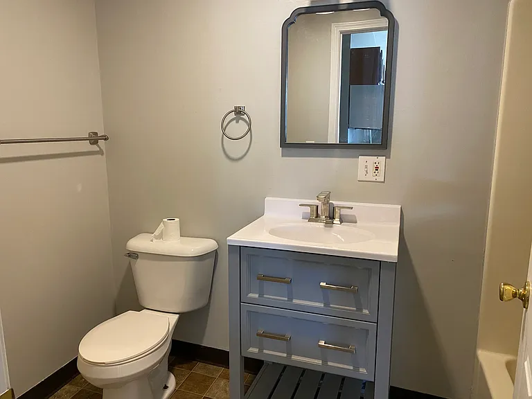171 W 1st St #4 — Photo 5