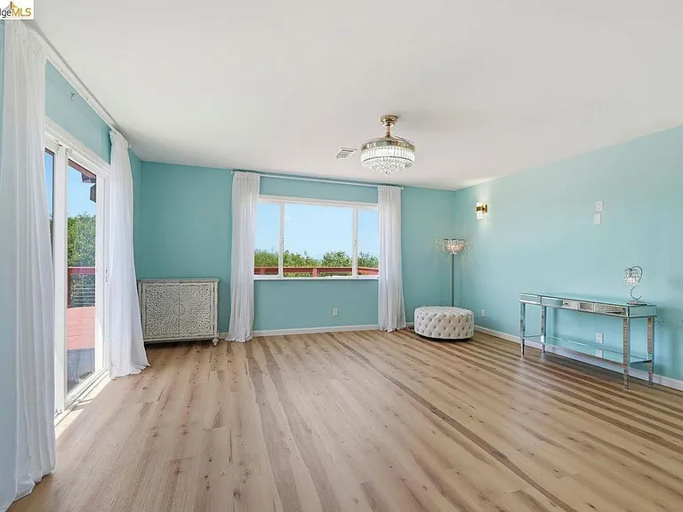 2269 Cypress Ave — Photo 29