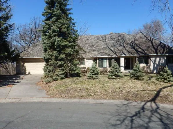 8079 Kentucky Cir, Bloomington, MN 55438