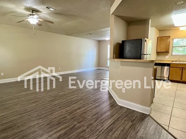109 Barnsbury Ct — Photo 4