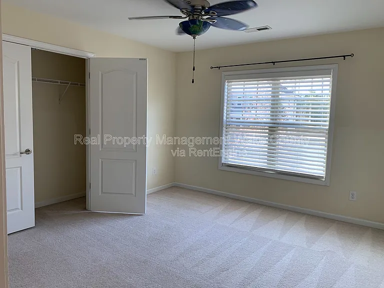 512 Sandy Whispers Pl — Photo 32