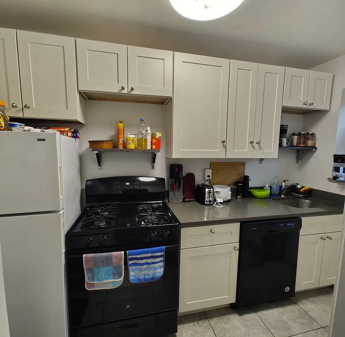2 bed, 900 sqft, $800 — Photo 1