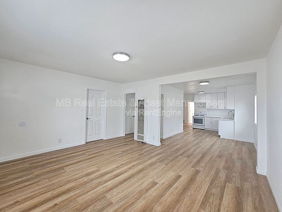 3rd image of 4754 W 163rd St
