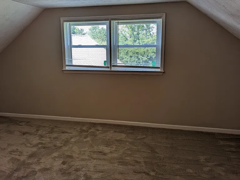 474 Woodview Dr — Photo 23