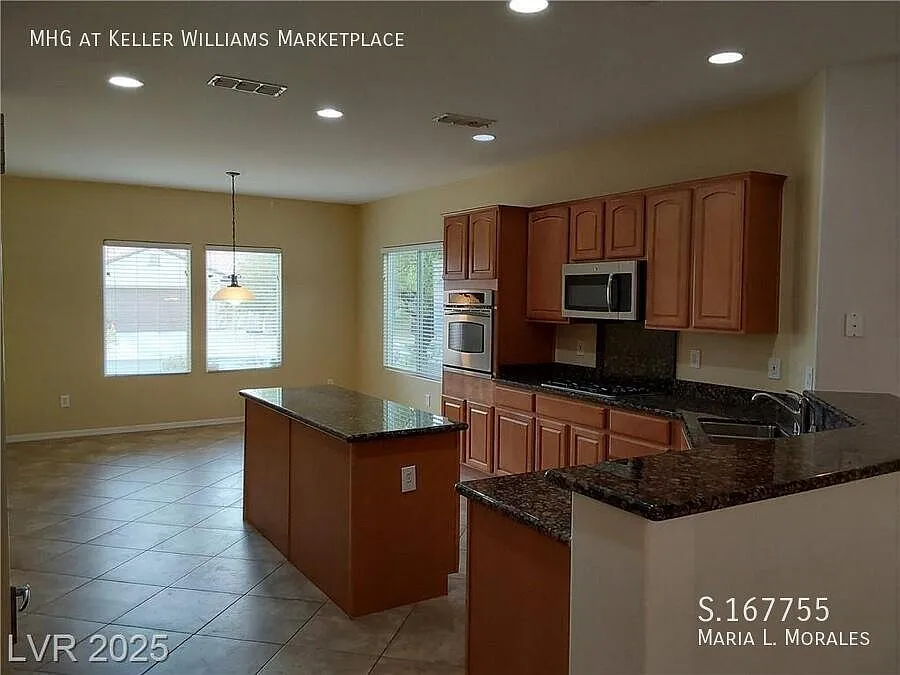 2 bed, 1836 sqft, $2,315 — Photo 2