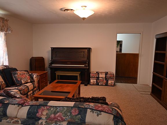 4th image of 606 S Walnut St
