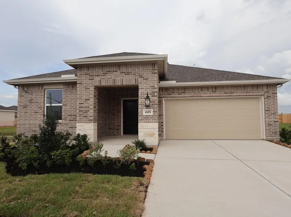 685 Daniels Lake Ln, Dayton, TX 77535