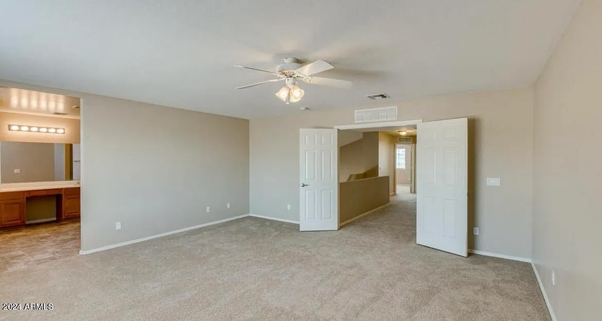 4 bed, 3.0 bath, 2423 sqft, $2,395 — Photo 4