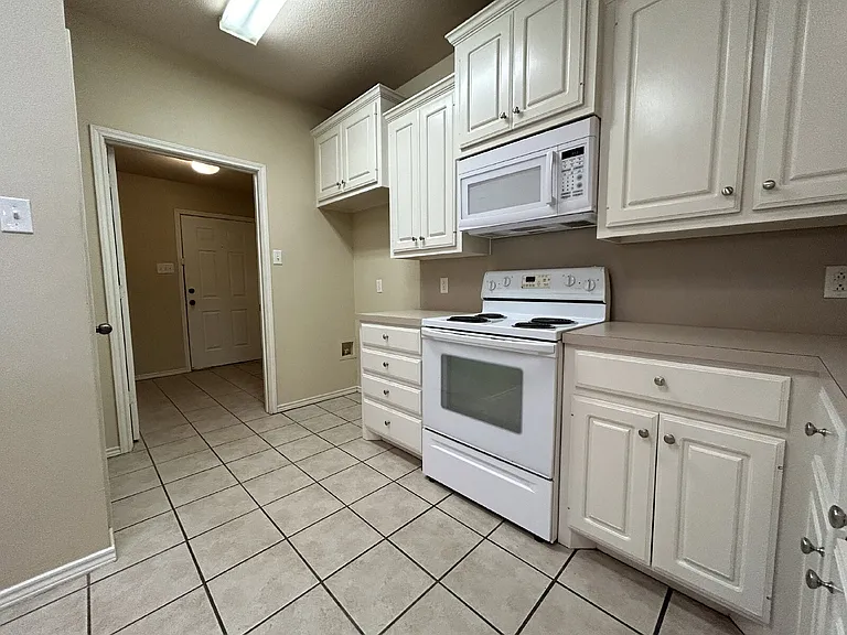 511 N Clinton Ave #A — Photo 6