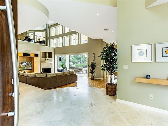 4th image of 9138 Sloane St