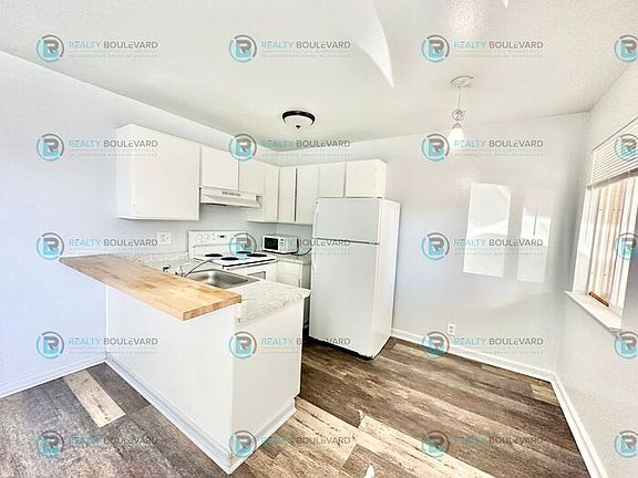 3rd image of 929 Willow St APT 5
