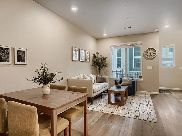 1909 S Poplar Ct — Photo 19