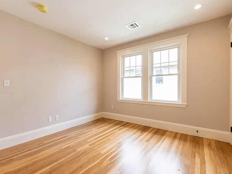 219 Common St #1 — Photo 18
