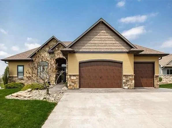 1817 Wenrose Dr NE, North Liberty, IA 52317