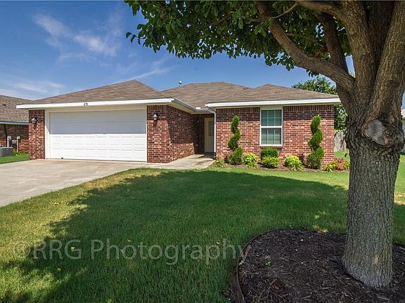 2nd image of 676 Olivia Ln