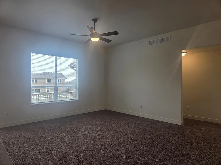 612 87th Ave — Photo 3