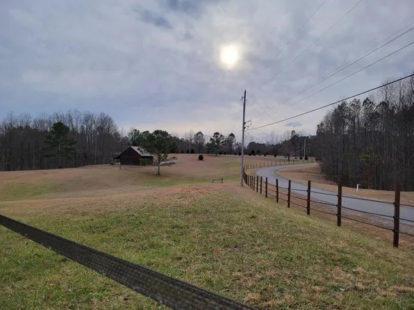 1085 Thunder Ridge Dr, South Pittsburg, TN 37380