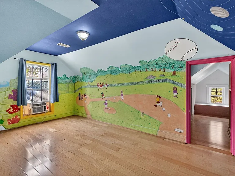 321 Orleans St SE — Photo 24