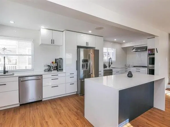 219 N Clermont Ave, Margate, NJ 08402