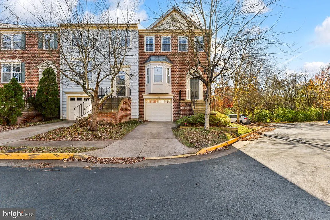 3 bed, 4.0 bath, 2168 sqft, $3,100 — Photo 2