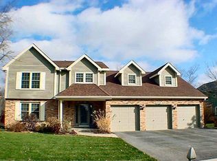 618 S Whispering Hills Dr, Naperville, IL