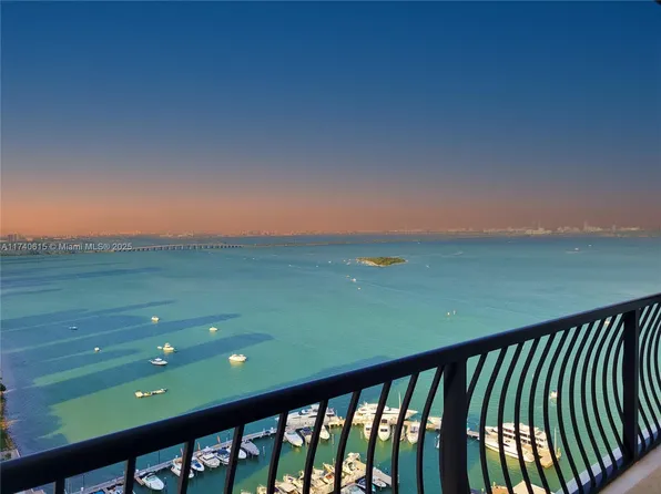 555 NE 15th St APT 33D, Miami, FL 33132