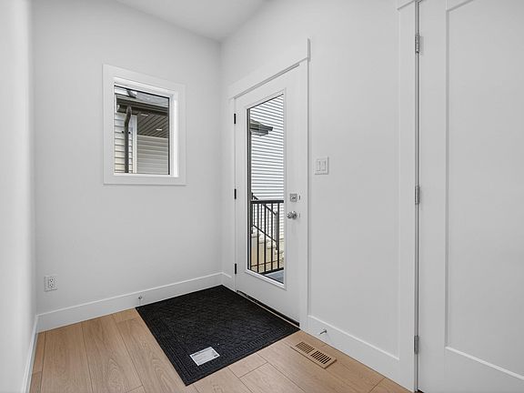 5th image of 7089 Kiviaq Cres