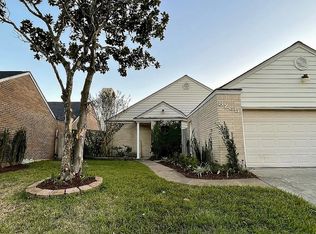 8235 Twin Tree Ln, Houston, TX 77071